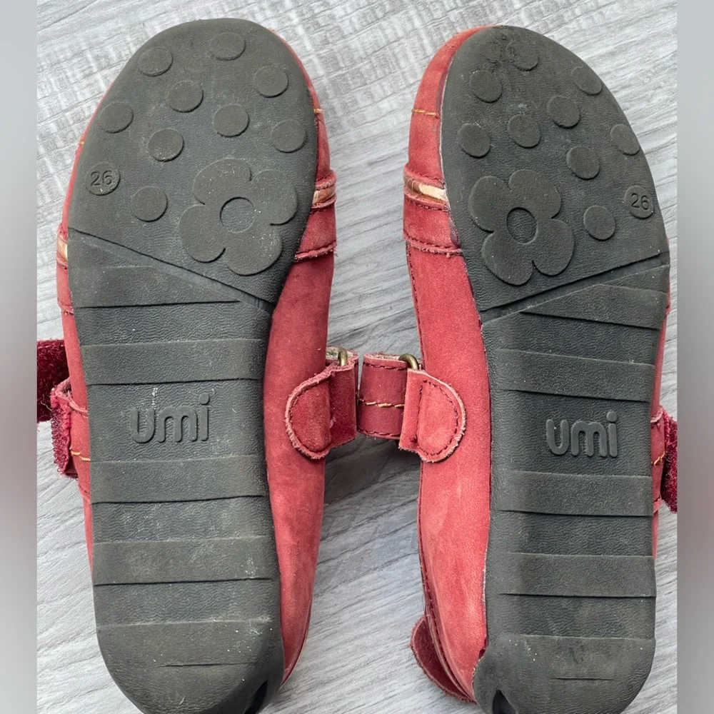 Umi girl’s shoes, size 26.